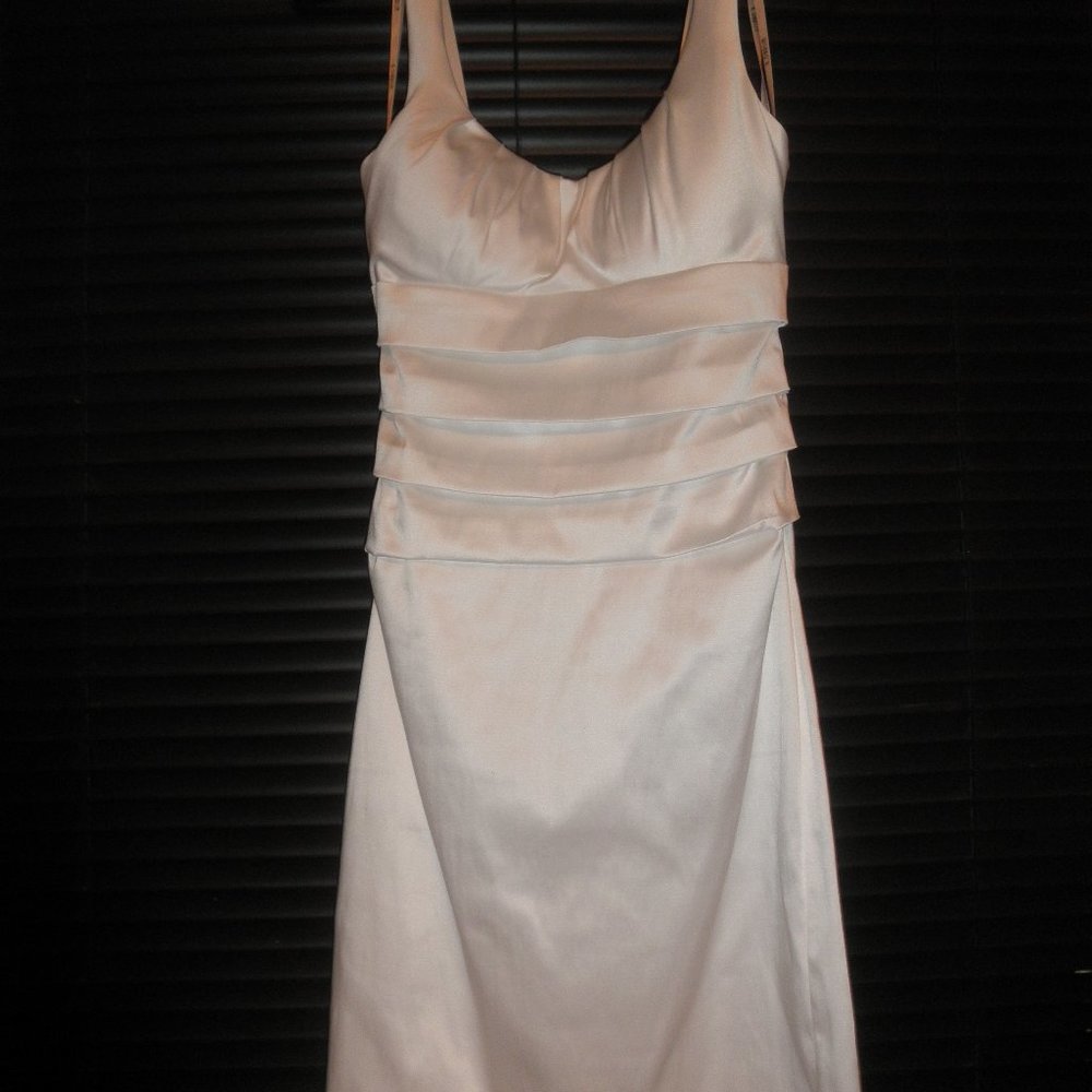B. DARLIN White Fitted Formal Dress Size 3/4